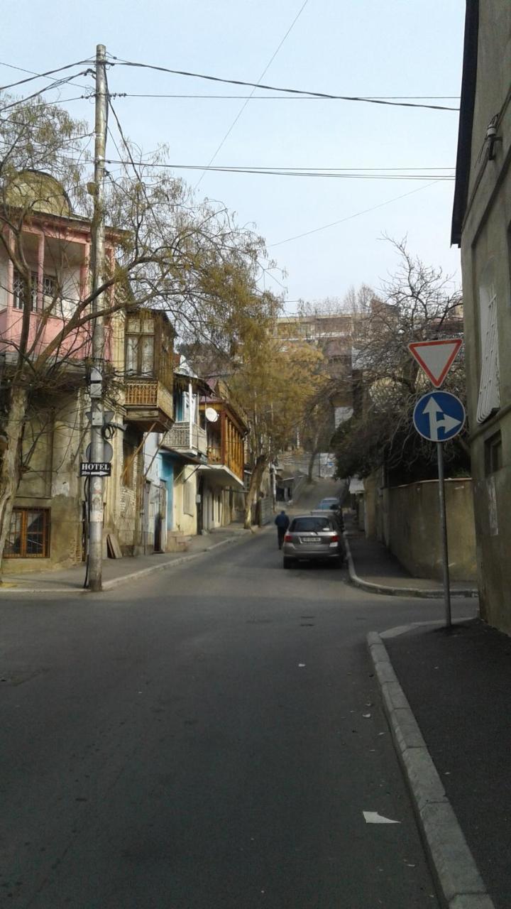 Guesthouse Different Tbilisi Exterior photo