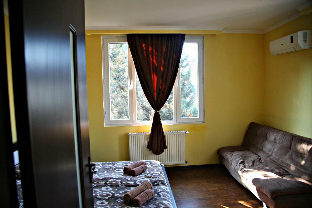 Guesthouse Different Tbilisi Exterior photo