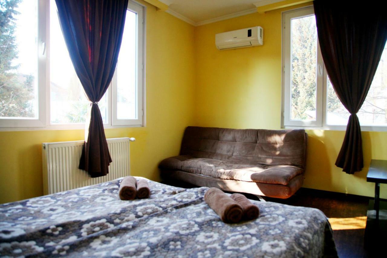 Guesthouse Different Tbilisi Exterior photo