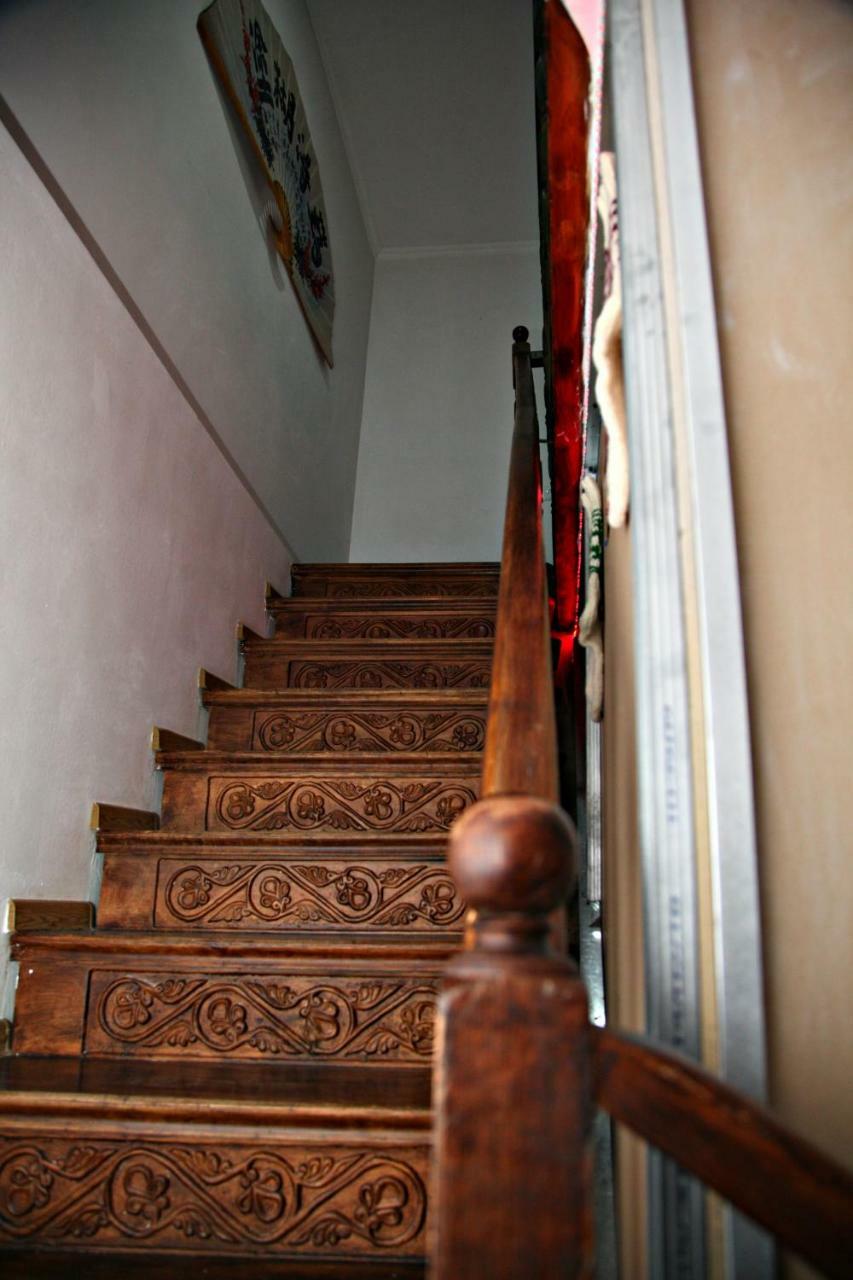 Guesthouse Different Tbilisi Exterior photo